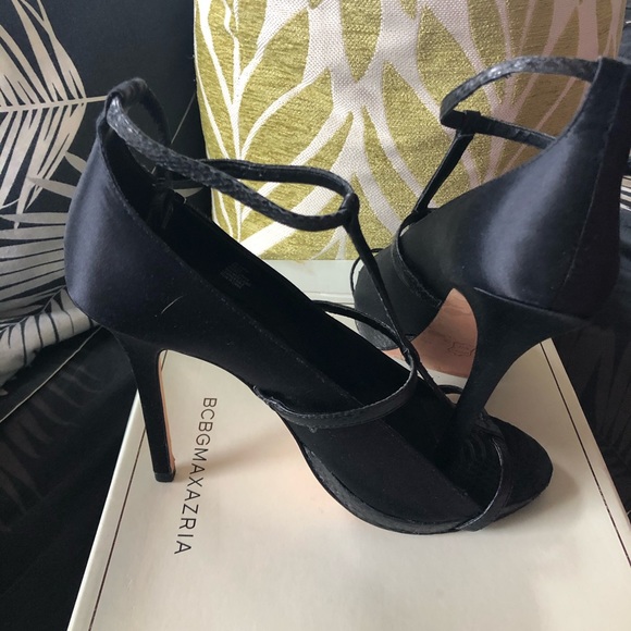 Classy black heels - Picture 3 of 4